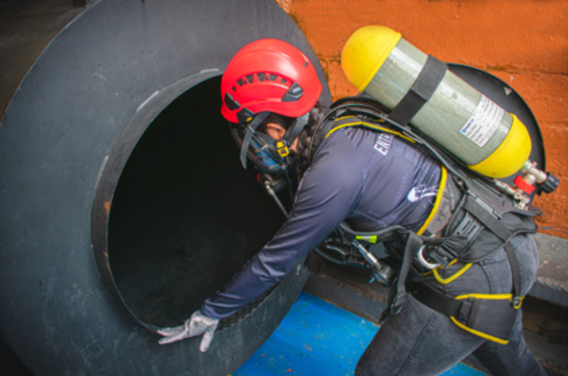 Reentrenamiento sectorial 4272 - Ascenso seguridad en alturas