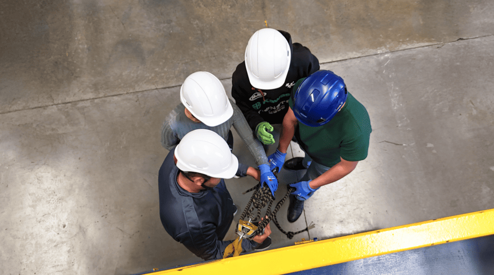 Trabajo en Caliente - Ascenso seguridad en trabajos especiales