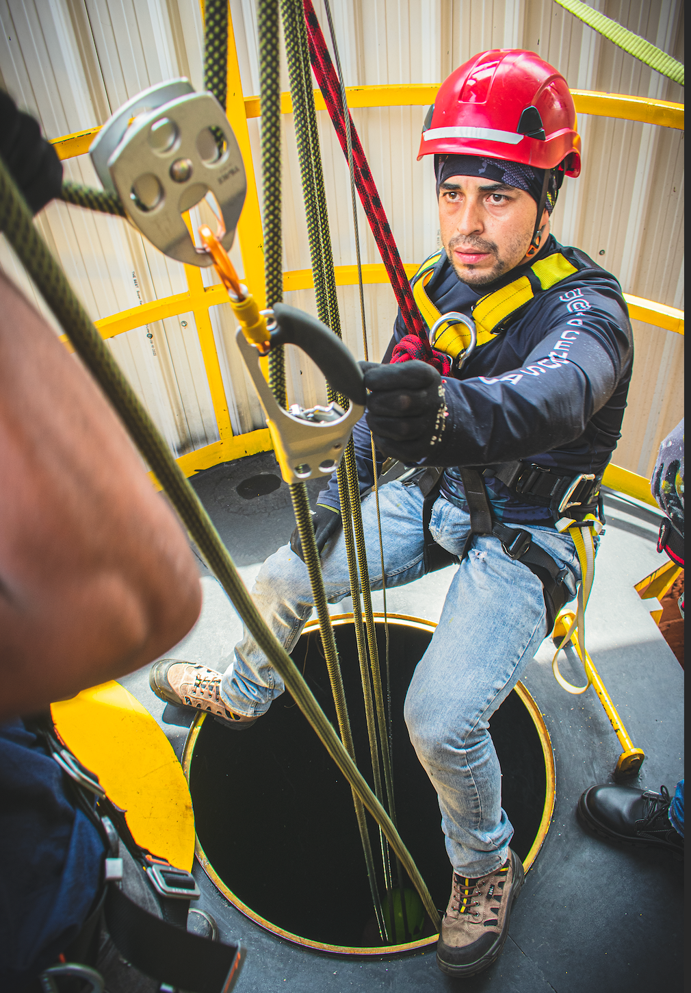 Brigada de Emergencia - Ascenso seguridad en alturas